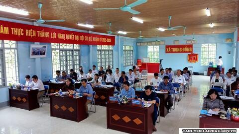Chi bộ Phiêng Phát 1 xã Trung Đồng bầu 05 đồng chí vào Chi ủy