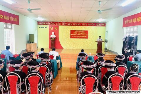 Bế giảng lớp truyền dạy kỹ thuật tạo hình trang phục  dân tộc Lào huyện Tân Uyên năm 2023