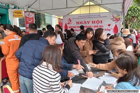 Hưởng ứng “Lễ hội xuân hồng” năm 2024 tại huyện Tân Uyên