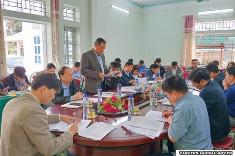 Đoàn công tác Huyện ủy: Kiểm tra Chương trình MTQG xây dựng nông thôn mới tại xã Mường Khoa
