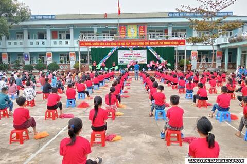 Hội Đồng đội huyện Tân Uyên: Tổ chức Ngày hội “Thiếu nhi vui khoẻ - Tiến bước lên Đoàn” tại Trường Tiểu học xã Nậm Cần 