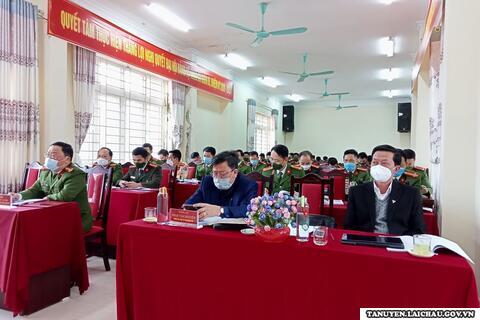 Công an huyện Tân Uyên: Tặng Giấy khen cho 08 tập thể và 16 cá nhân