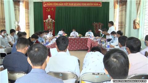 Đoàn công tác UBND huyện làm việc với xã Nậm Sỏ