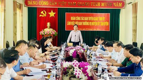 Đồng chí Lê Đức Dục - Trưởng Ban Tuyên giáo Tỉnh ủy  làm việc với huyện Tân Uyên