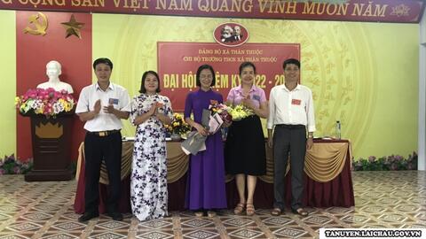 Đại hội điểm Chi bộ trường THCS xã Thân Thuộc thành công tốt đẹp