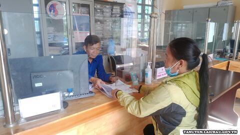 Bộ phận Tiếp nhận và Trả kết quả xã Trung Đồng đã tiếp nhận  và giải quyết trên 1300 hồ sơ