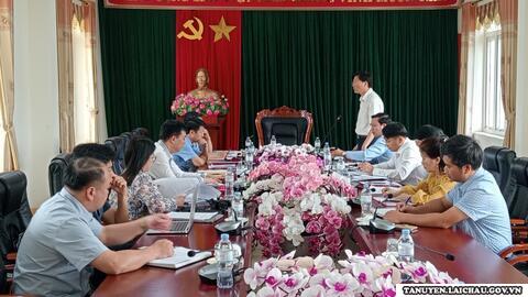Đoàn khảo sát Tạp chí Cộng sản làm việc tại huyện Tân Uyên