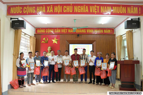 Thị trấn Tân Uyên hoàn thành xóa nhà tạm, nhà dột nát