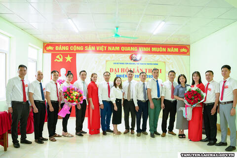 <a href="/tin-tuc-su-kien/dai-hoi-dang-cac-cap" title="Đại hội Đảng các cấp" rel="dofollow">Đại hội Đảng các cấp</a>