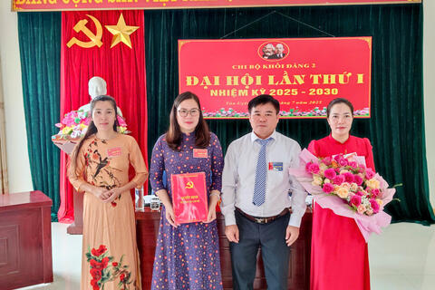 <a href="/tin-tuc-su-kien/dai-hoi-dang-cac-cap" title="Đại hội Đảng các cấp" rel="dofollow">Đại hội Đảng các cấp</a>