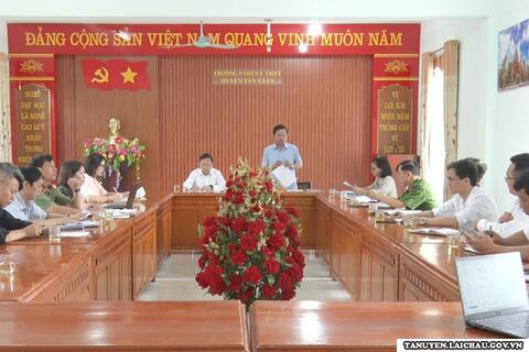 Kiểm tra công tác chuẩn bị tại các điểm thi tốt nghiệp THPT  trên địa bàn huyện Tân Uyên