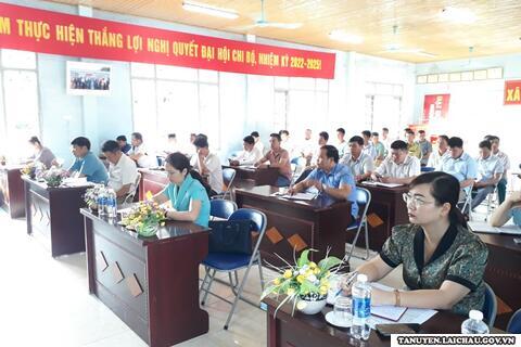 Đại biểu HĐND tỉnh, HĐND huyện tiếp xúc cử tri tại xã Trung Đồng