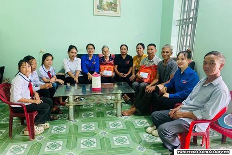 Thị trấn Tân Uyên quan tâm chăm sóc gia đình chính sách