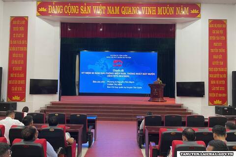 Hội nghị Báo cáo viên tháng tháng 4/2025