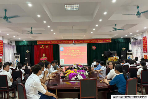 Mít tinh kỷ niệm ngày Quốc tế điều dưỡng