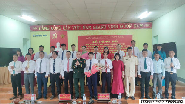 Lễ Công bố Nghị quyết của Ủy ban Thường vụ Quốc hội về sắp xếp đơn vị hành chính, các quyết định, nghị quyết của tỉnh về thành lập đảng bộ cấp xã và nhân sự lãnh đạo các xã