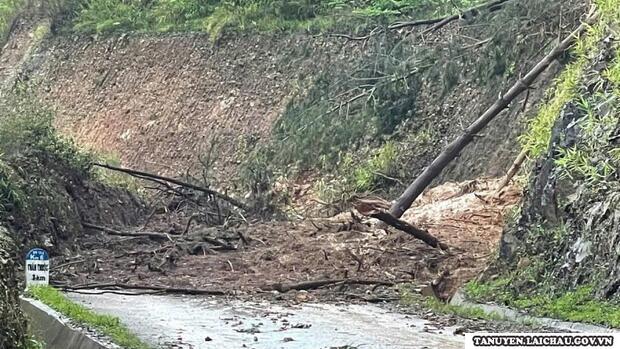 Tân Uyên: Mưa lớn gây sạt lở đất đá thiệt trên 121 triệu đồng
